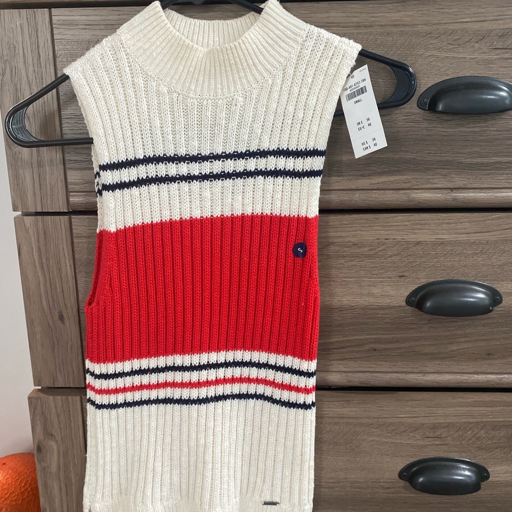 Abercrombie and Fitch sweater vest Never worn